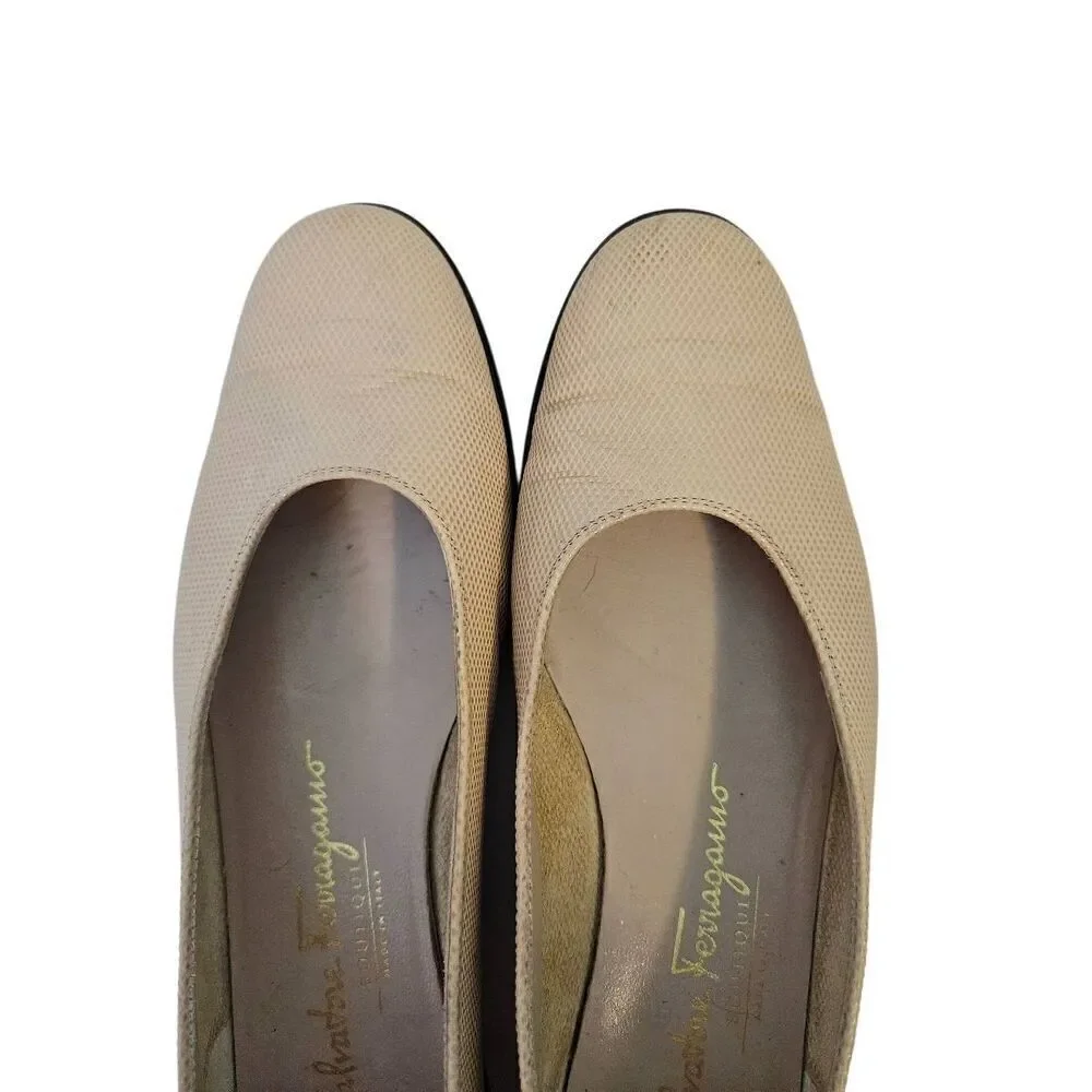 Salvatore Ferragamo cream colored slip on flats. Size 8 Narrow. - Picture 6 of 8